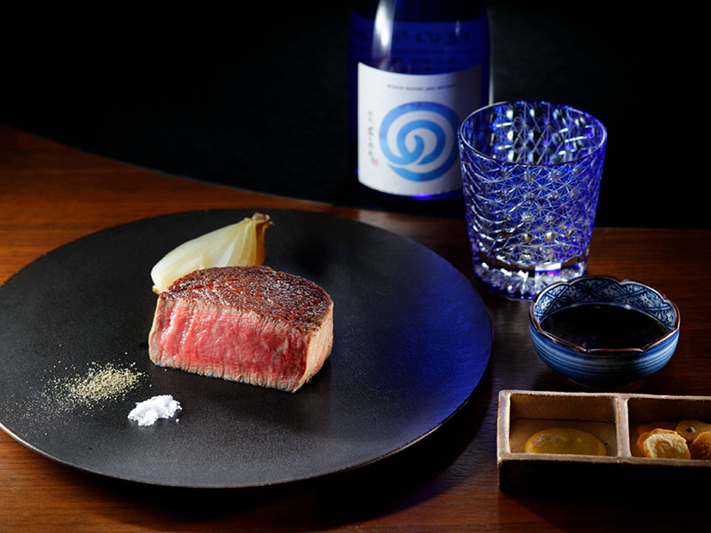 京都にある鉄板創作(鉄板焼き・ステーキ)りあんのお料理は、料理長によって厳選された食材で作るおまかせコースのみです。